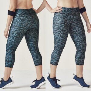 Fabletics Tiger Dash Power Hold Capri Leggings Womens Size XS Blue Compression